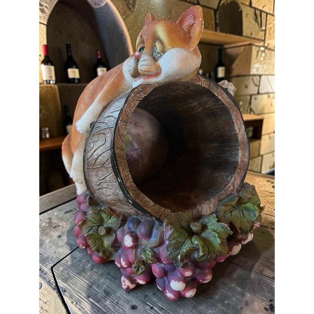 Vintage Whimsical Cat Wine Bottle Holder Resin Tipsy Kitty Vinyard Kitchen Decor - Picture 8 of 13